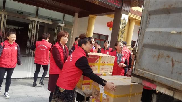 汝星火志愿者助力2019汇品万货“养老助残”大型公益捐赠活动