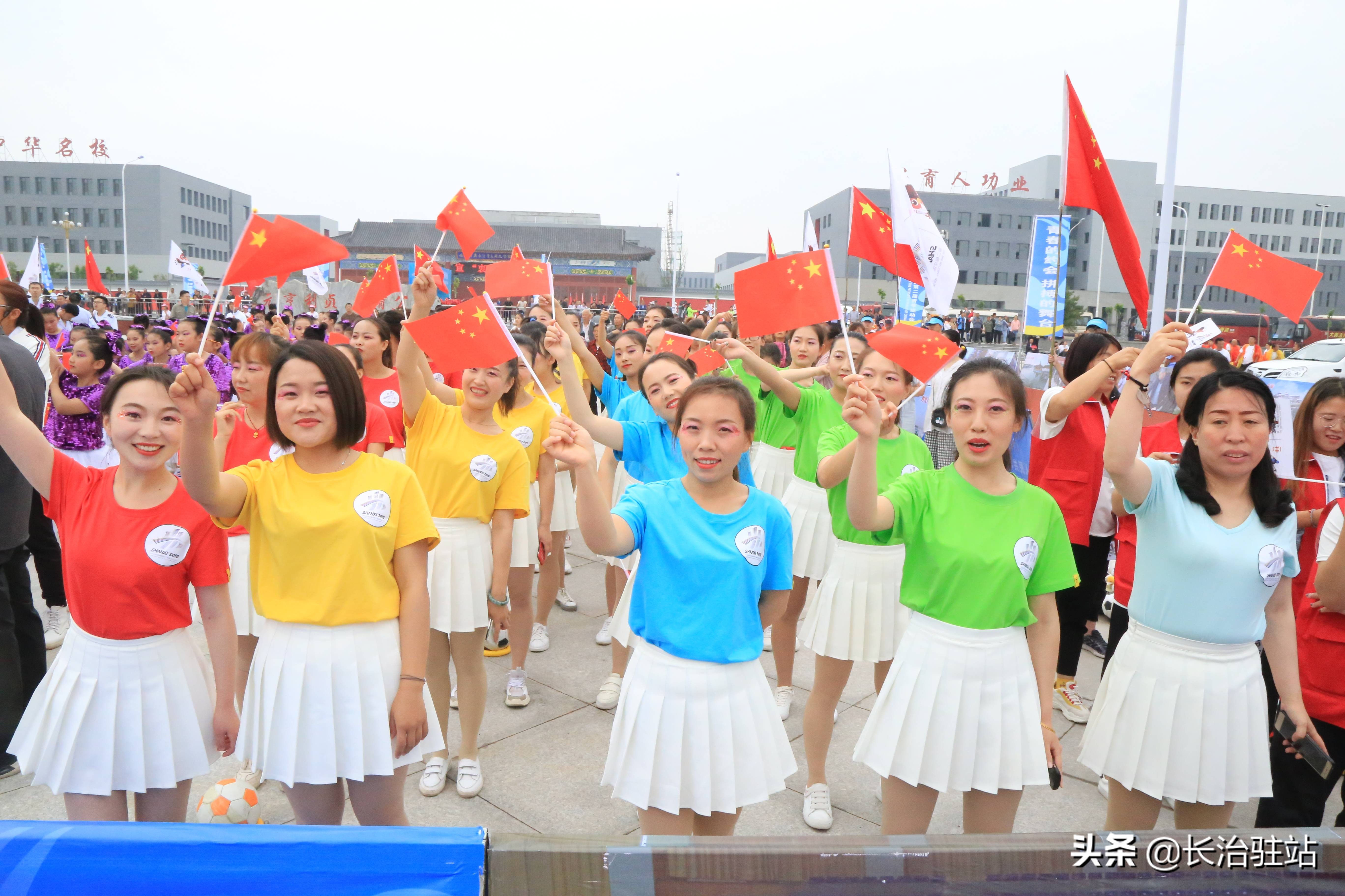 二青会实体火炬首站传递,二青会实体火炬传递完美收官