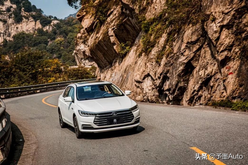 吉利帝豪为什么不用双离合了,帝豪和全新秦哪个好