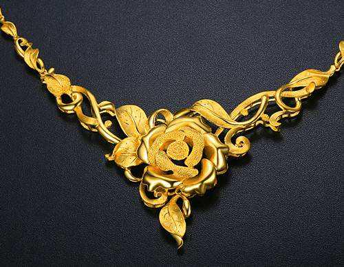 女人戴黄金项链俗气吗,女士戴黄金戒指会不会很俗气