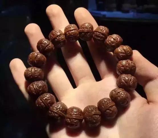 文玩小核桃手串能用水洗吗,文玩小核桃蛤蟆头手串价格