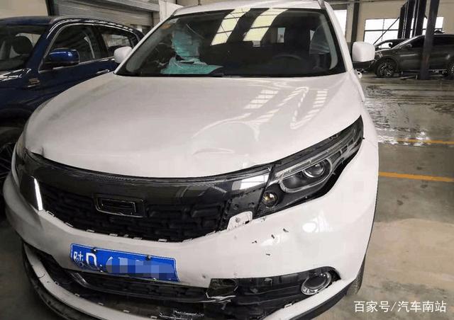 观致5碰撞五星,观致5对撞重卡