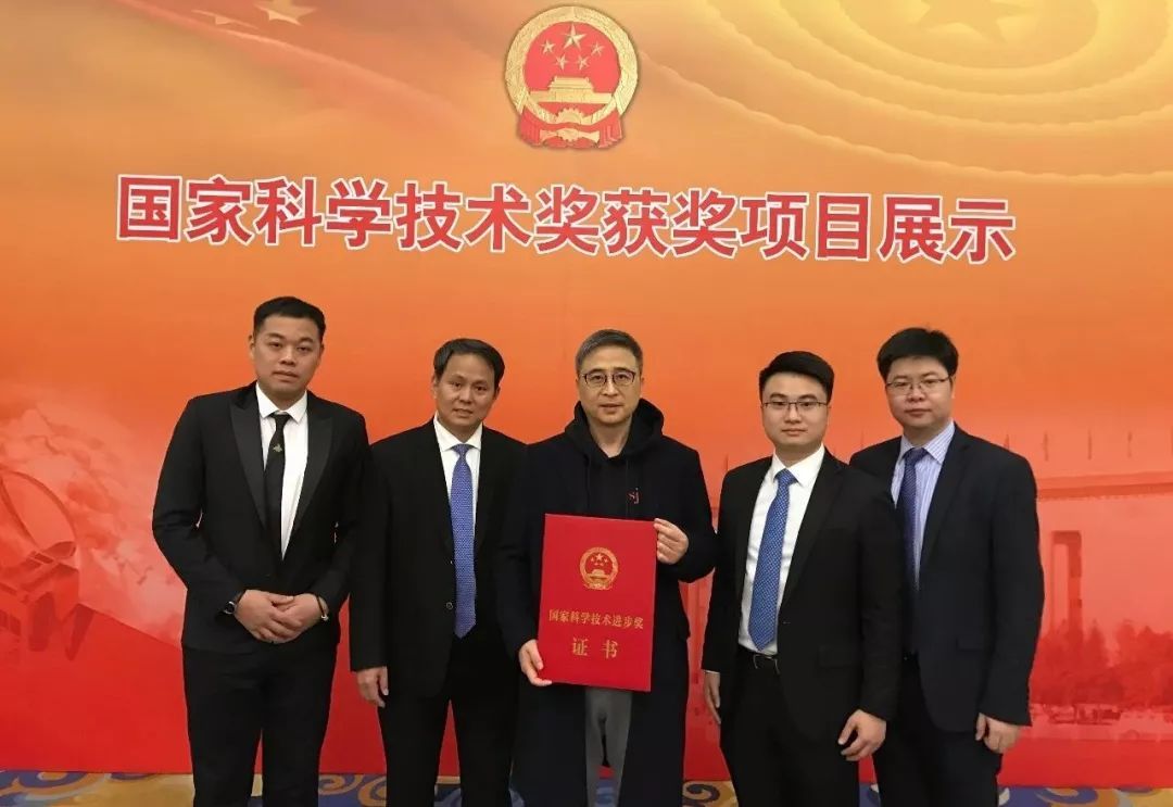 创造7项全球纪录，治愈早期肺癌快过治感冒的刀神何建行究竟多牛