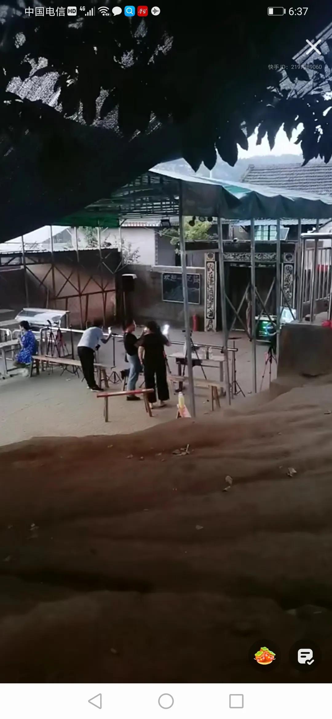 拉面哥拉面嫂一起出来,拉面哥拉面嫂现场