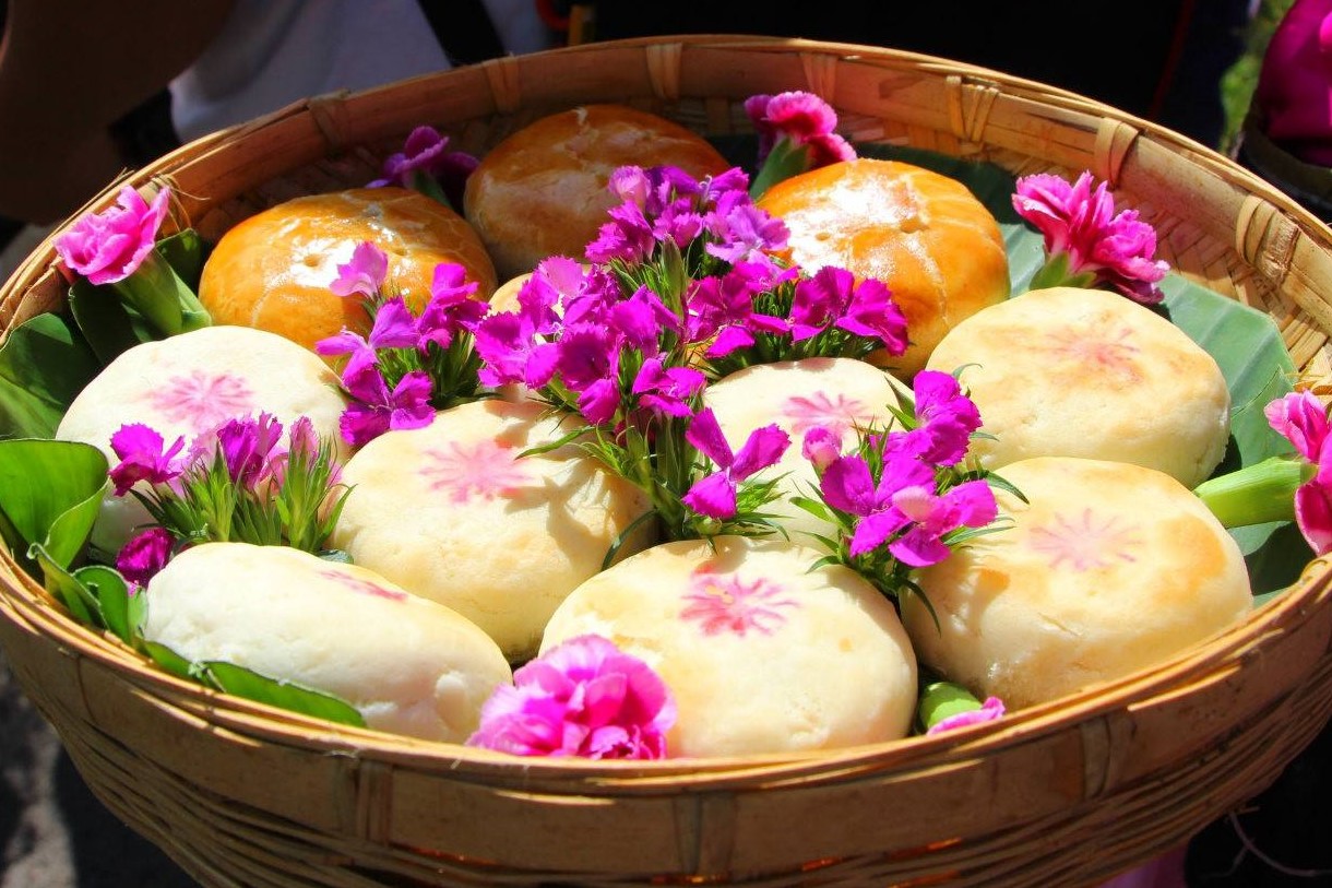 云南特产百花鲜花饼,正宗云南特产玫瑰鲜花饼