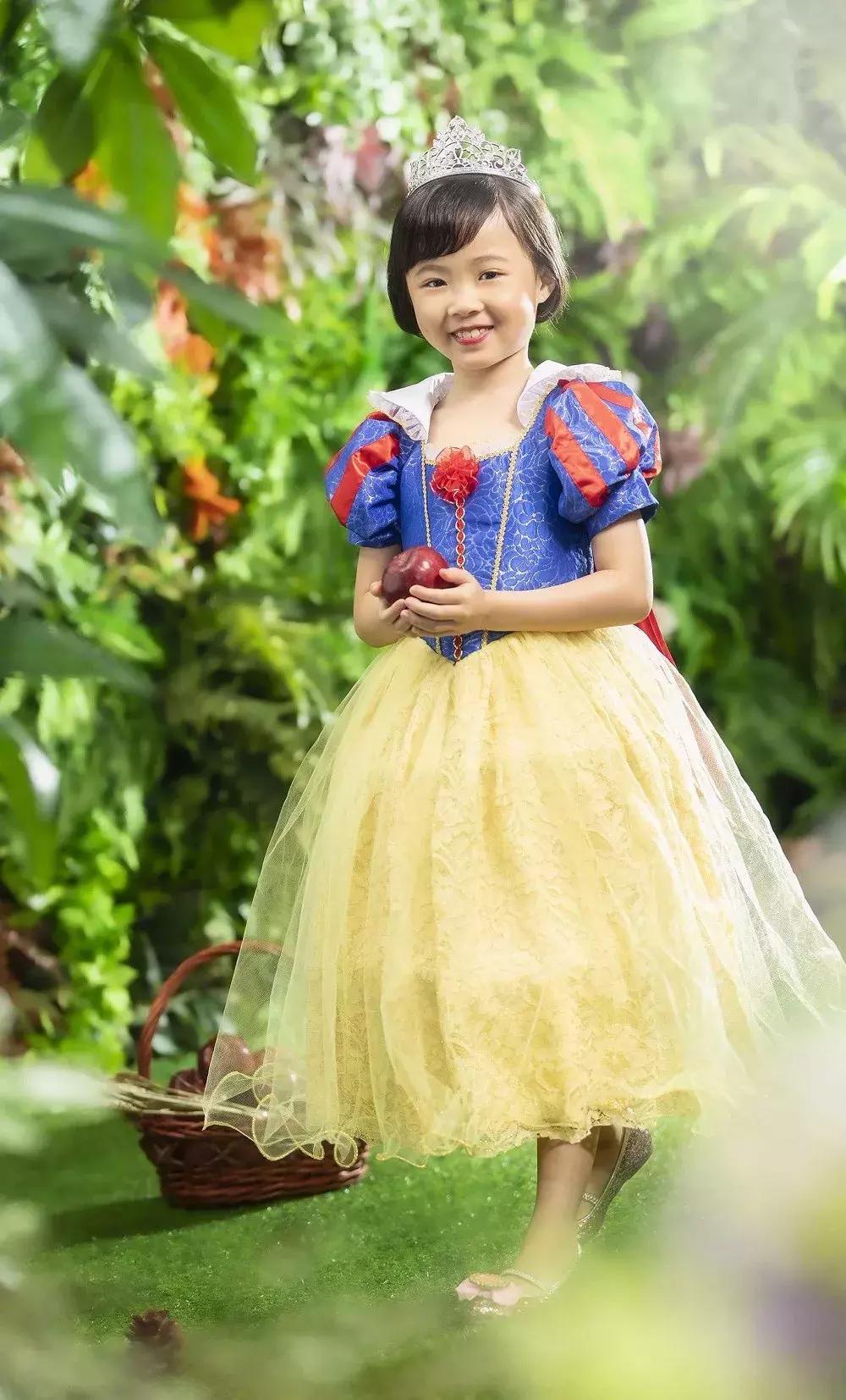 让全家人流连忘返的香港迪士尼，到底有什么魔力？