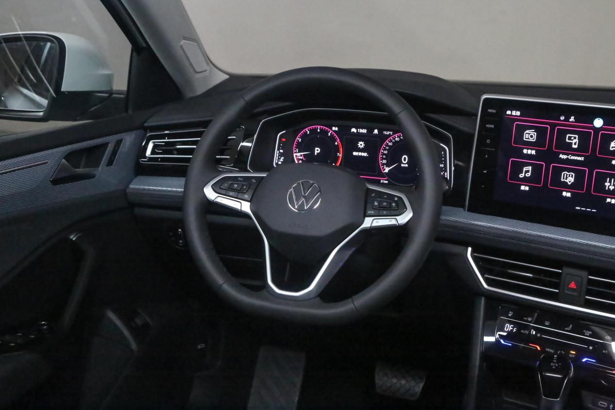 轿车大众速腾,大众紧凑型轿车速腾