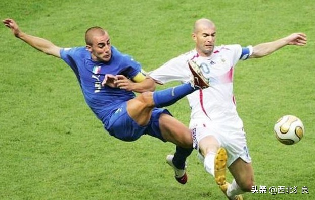 他是传统与现代足球的结合体，更是清道夫与B2B的综合体