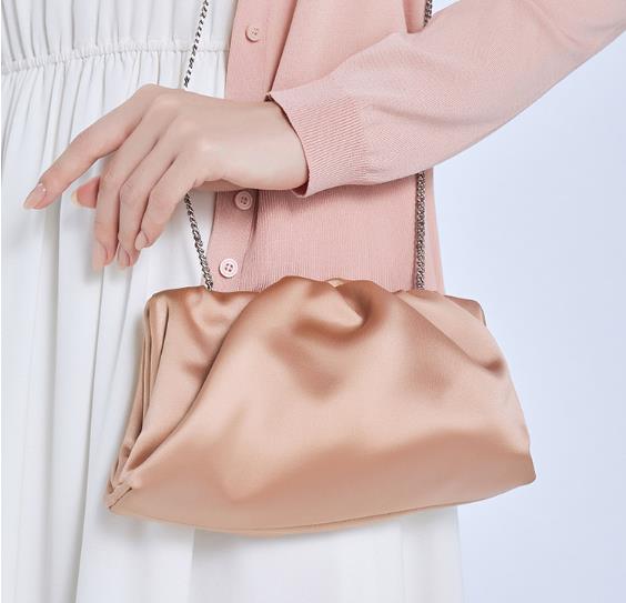 很显气质的6款斜挎包包,年轻人戴时尚个性!中年人戴精致优雅