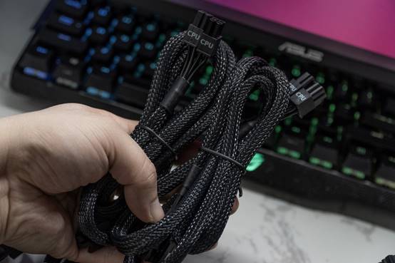 rogstrix雷鹰850g测评,rogstrix雷鹰550w