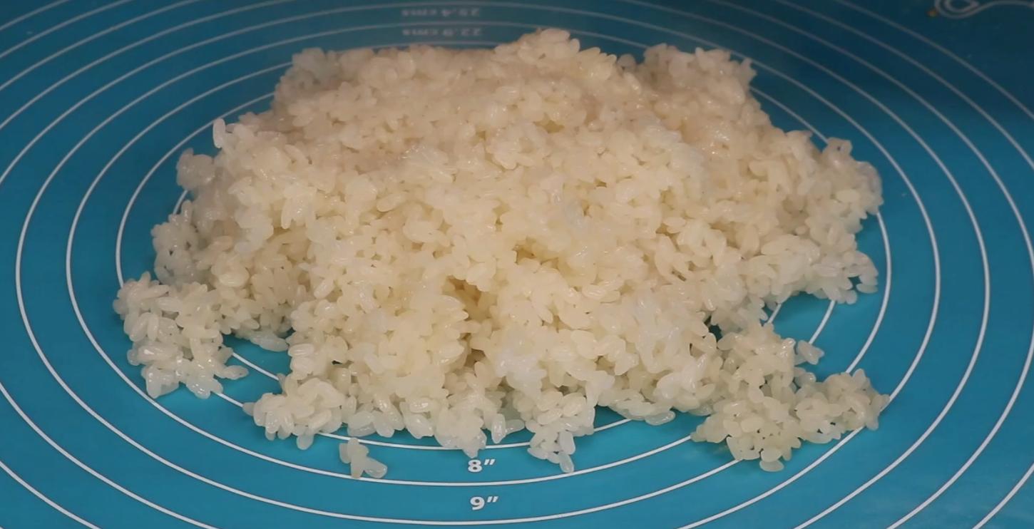 糯米这样做3斤都不够吃蓬松软糯,糯米做甜好吃还是咸的好吃