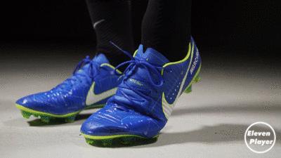 怎么选择足球鞋不磨脚,足球鞋为什么老是磨脚底长泡呢