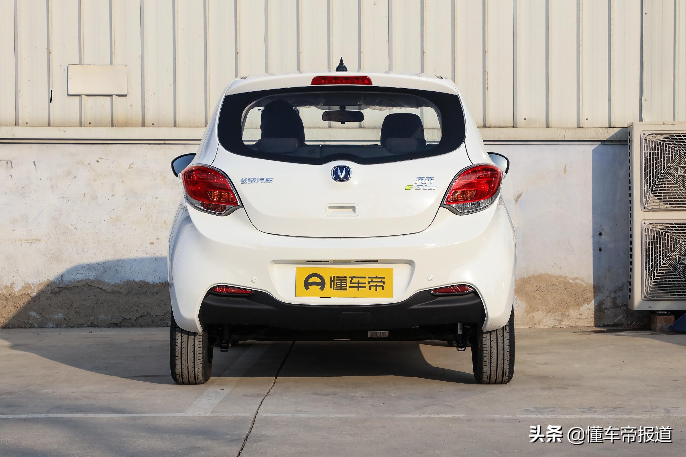 长安奔奔mini新能源2021款心动版,长安奔奔新能源和五菱宏光mini