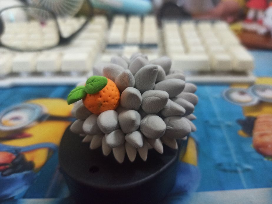 用超轻粘土做的超可爱小刺猬,超轻黏土和松果做刺猬