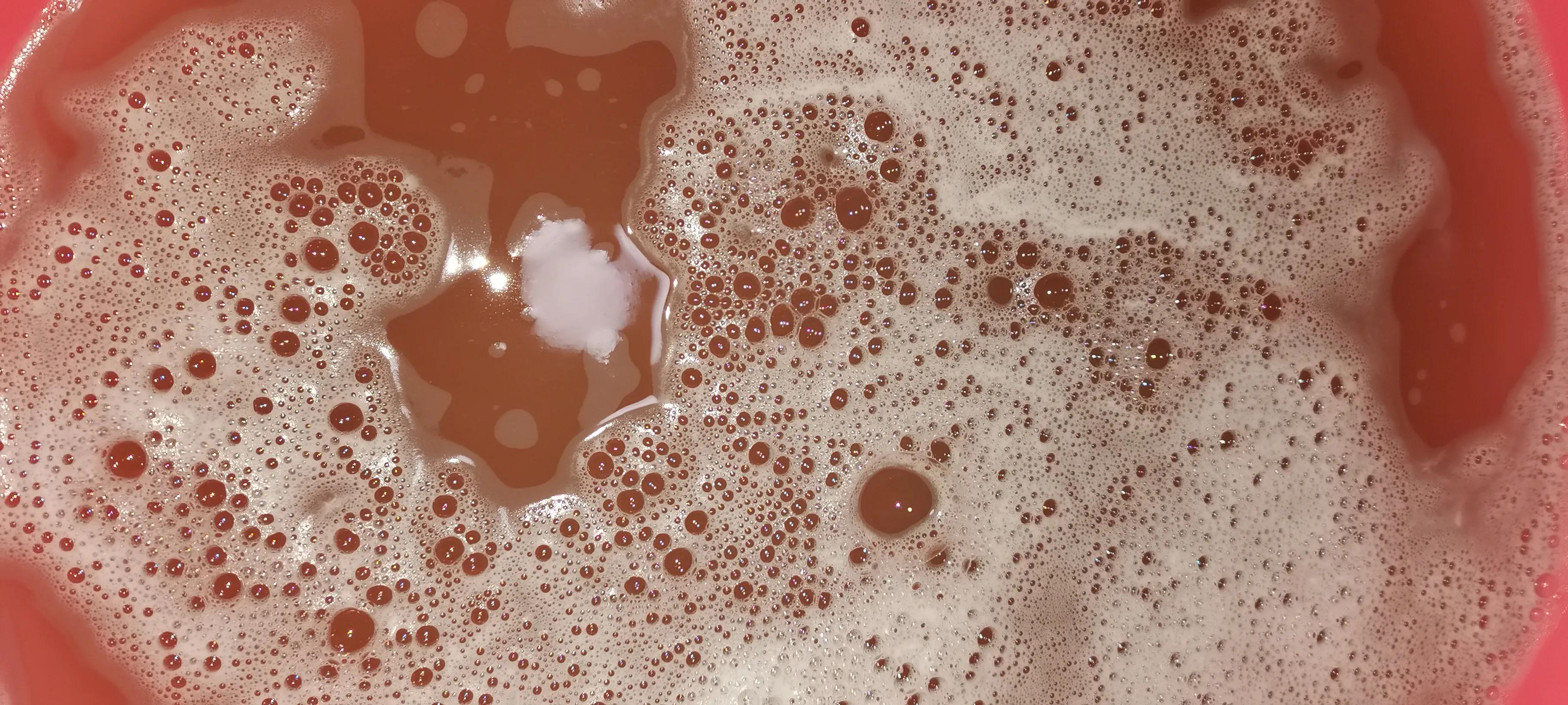 纯羊毛大衣怎样用水洗不缩水,不是百分百羊毛大衣能水洗吗