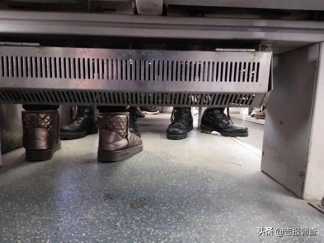 气温持续偏低！长春市民反映乘坐轻轨冻手冻脚，到底是怎么回事？