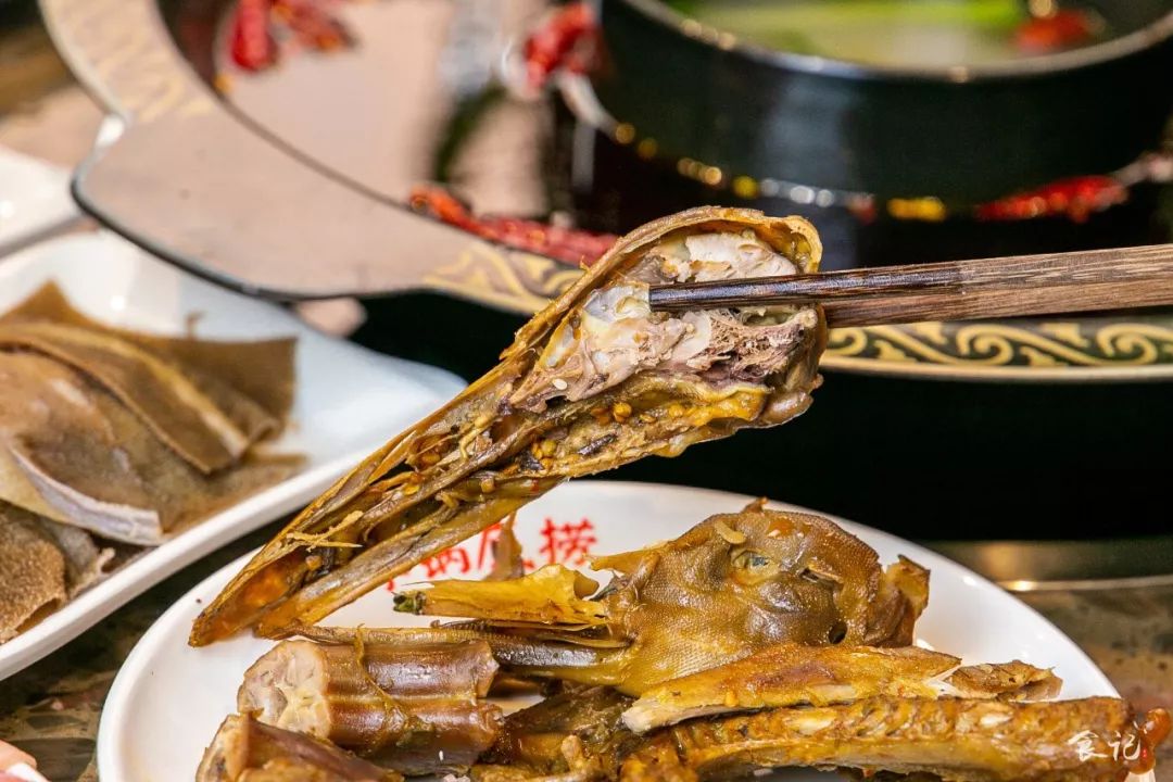 自助毛肚火锅不限量套路,天天排队的火锅