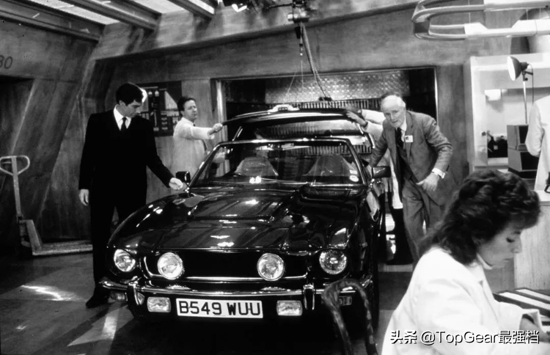 007座驾阿斯顿马丁电影片段,007座驾路特斯