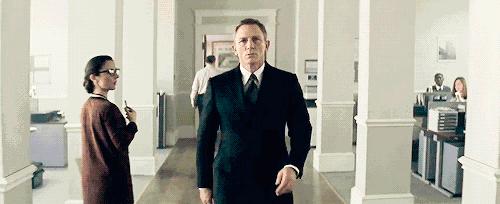 雷军破发穿破洞牛仔裤，为什么牛仔裤是互联网大佬标配？