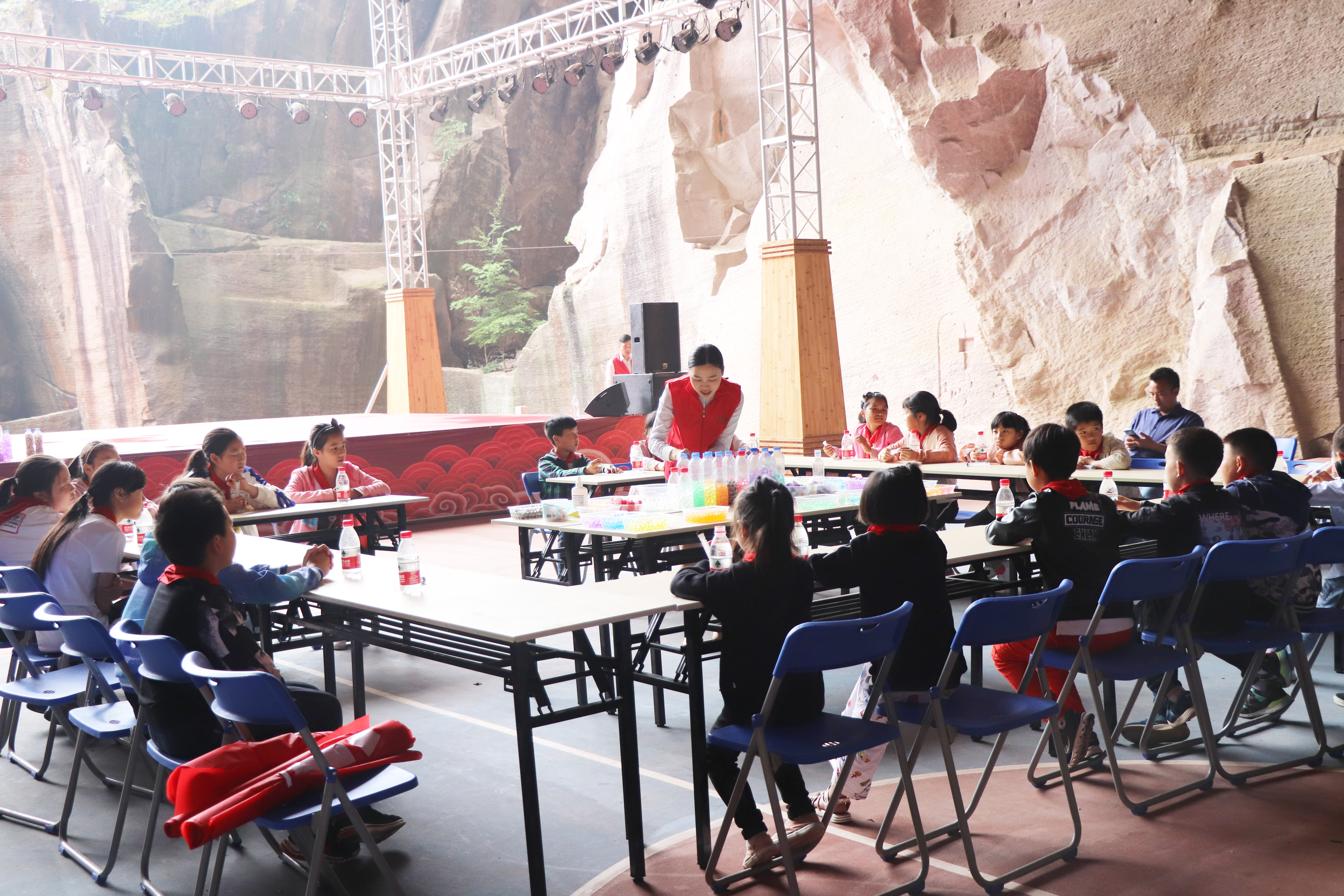 孩子去夏令营家长需要注意什么,家长带小孩参加夏令营