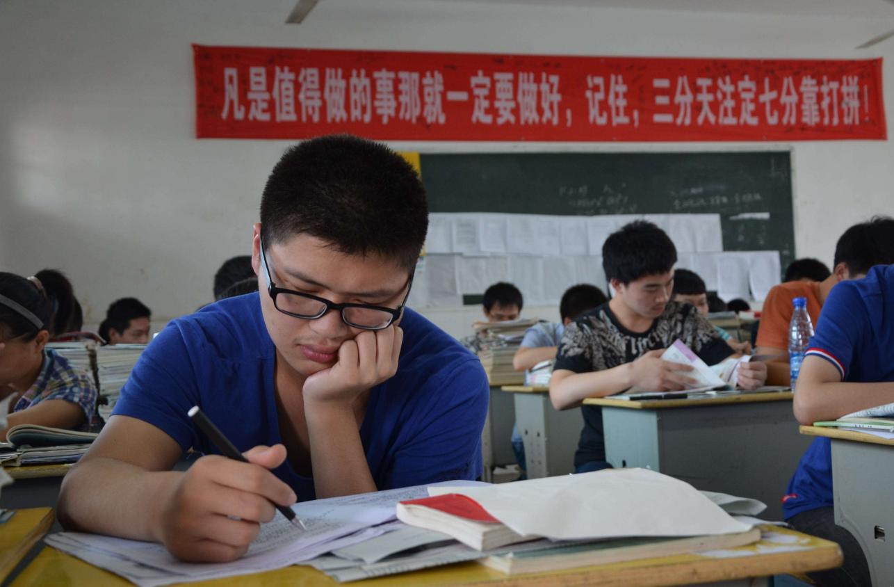 2022年高考372分想复读,高考考了265分有必要复读吗