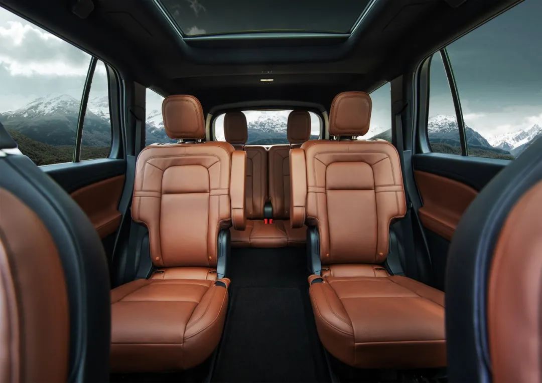 豪华车型再次升级,林肯新一代飞行家彰显霸气威武