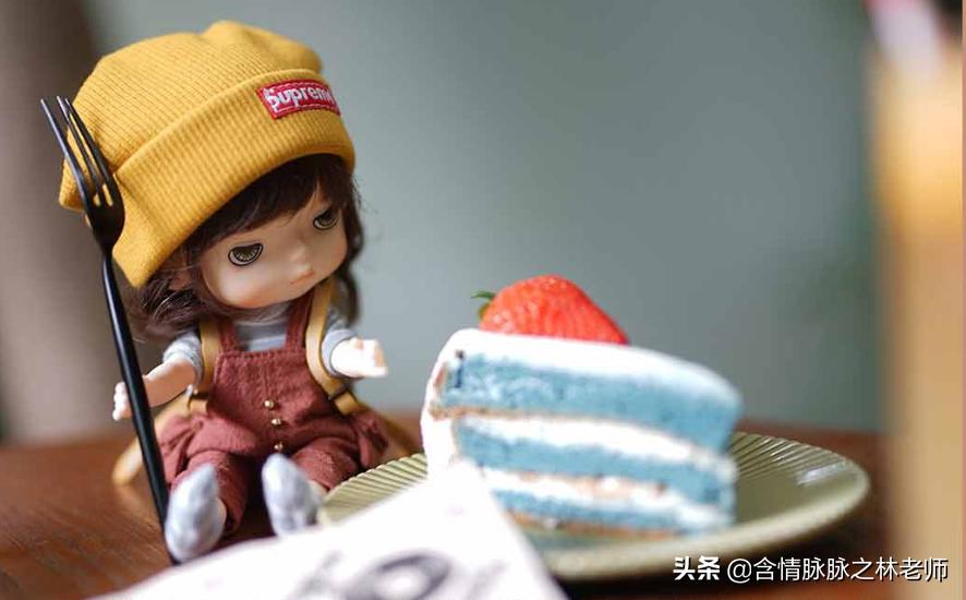 给女儿买了一个芭比娃娃,给女儿买60cm娃娃