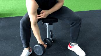 如何练出饱满的肱二头,肱二头肌撑爆袖口