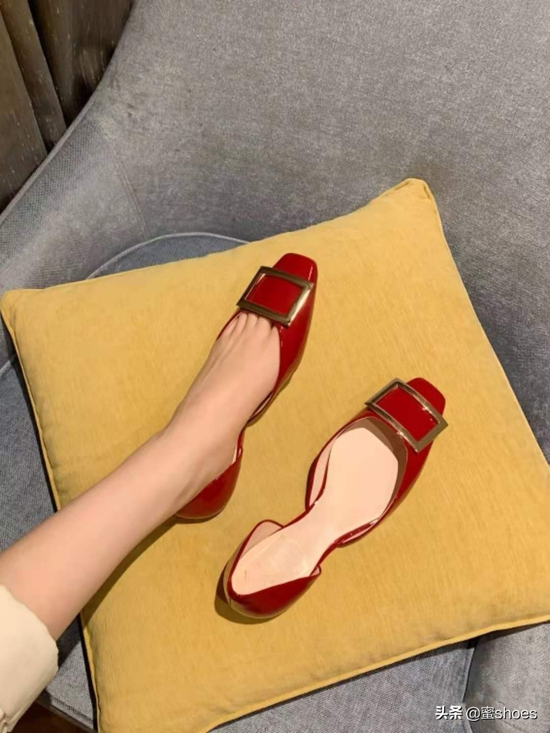 唐嫣衣着宽松引争议,唐嫣的私服穿搭真的知性又温柔