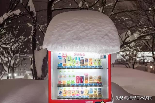 御守、生鲜、餐具、内衣，日本的自动贩卖机真的可以买下全宇宙了