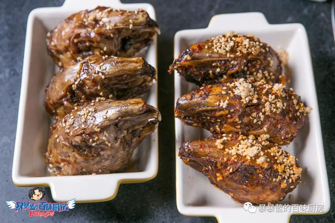 当成都老板爱上沈阳老雪,他开的串串香店锅底都有1瓶大绿棒