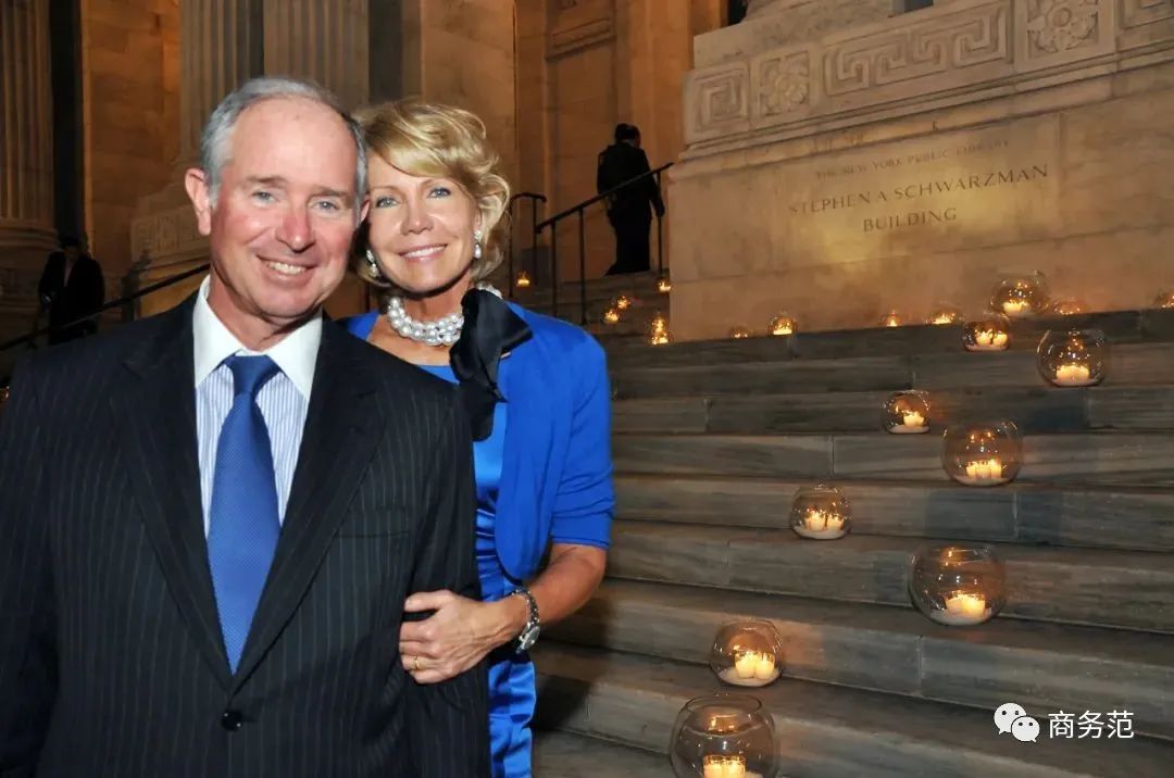 “华尔街之王”苏世民,从白手起家到身价千亿,爱买豪宅戴Swatch