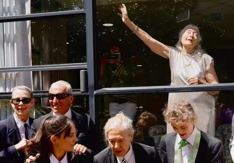 106岁芭蕾舞女终身未婚却人人羡慕：长寿秘诀，远离男人，多跳舞