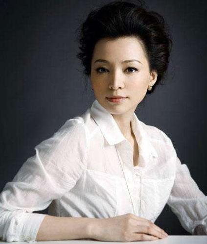 央视一姐董卿成名史,董卿从无名小卒到央视一姐