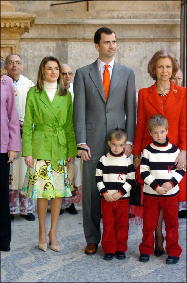 莱后的衣橱：这是度假必穿的品牌，CEO没好好演戏回家继承财产了