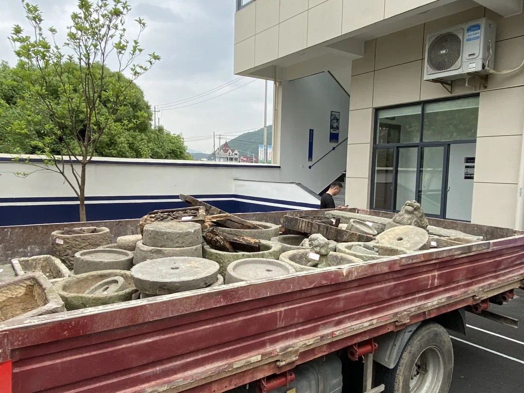 偷石头被抓最新视频,浙江五名男子偷宝马