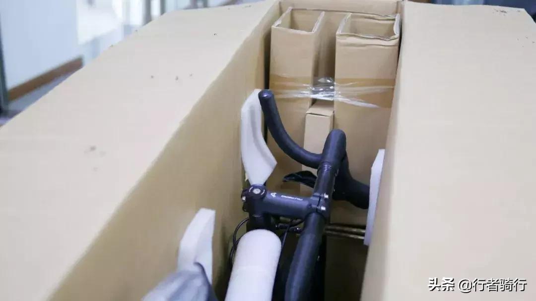 赛博朋克2077哪款车好看,赛博朋克a车测评