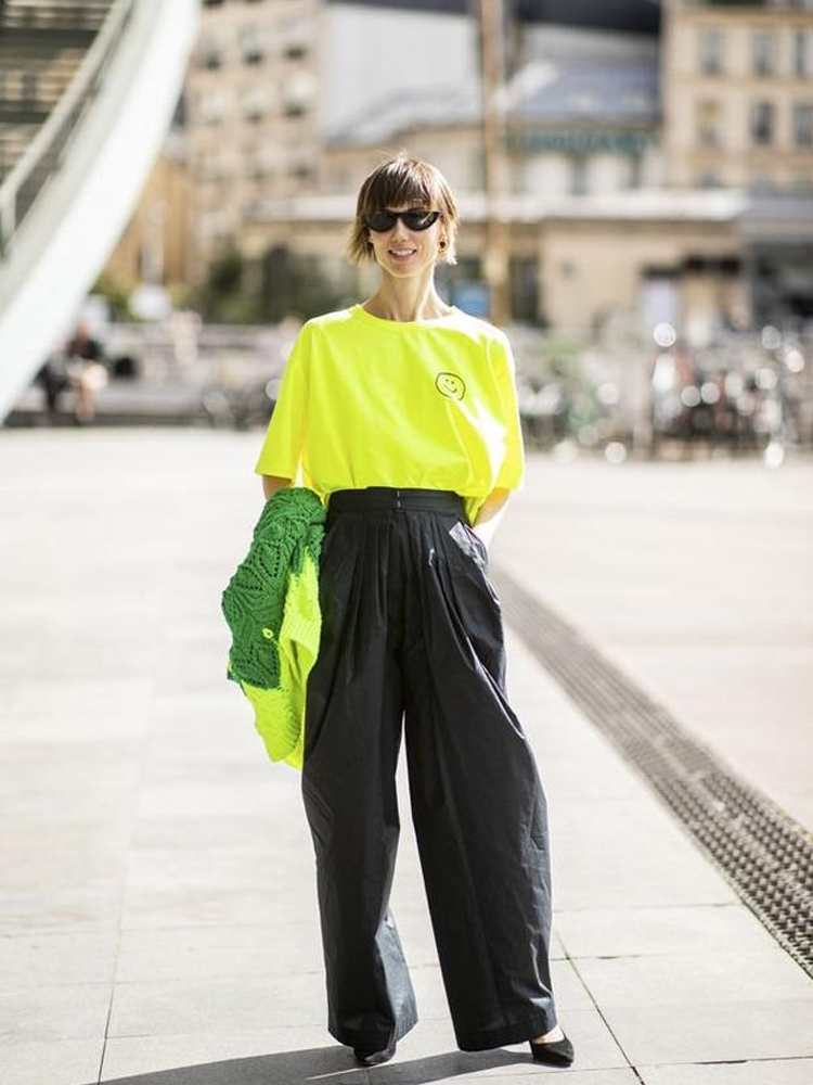 荧光色显白穿搭,荧光黄发色穿衣搭配