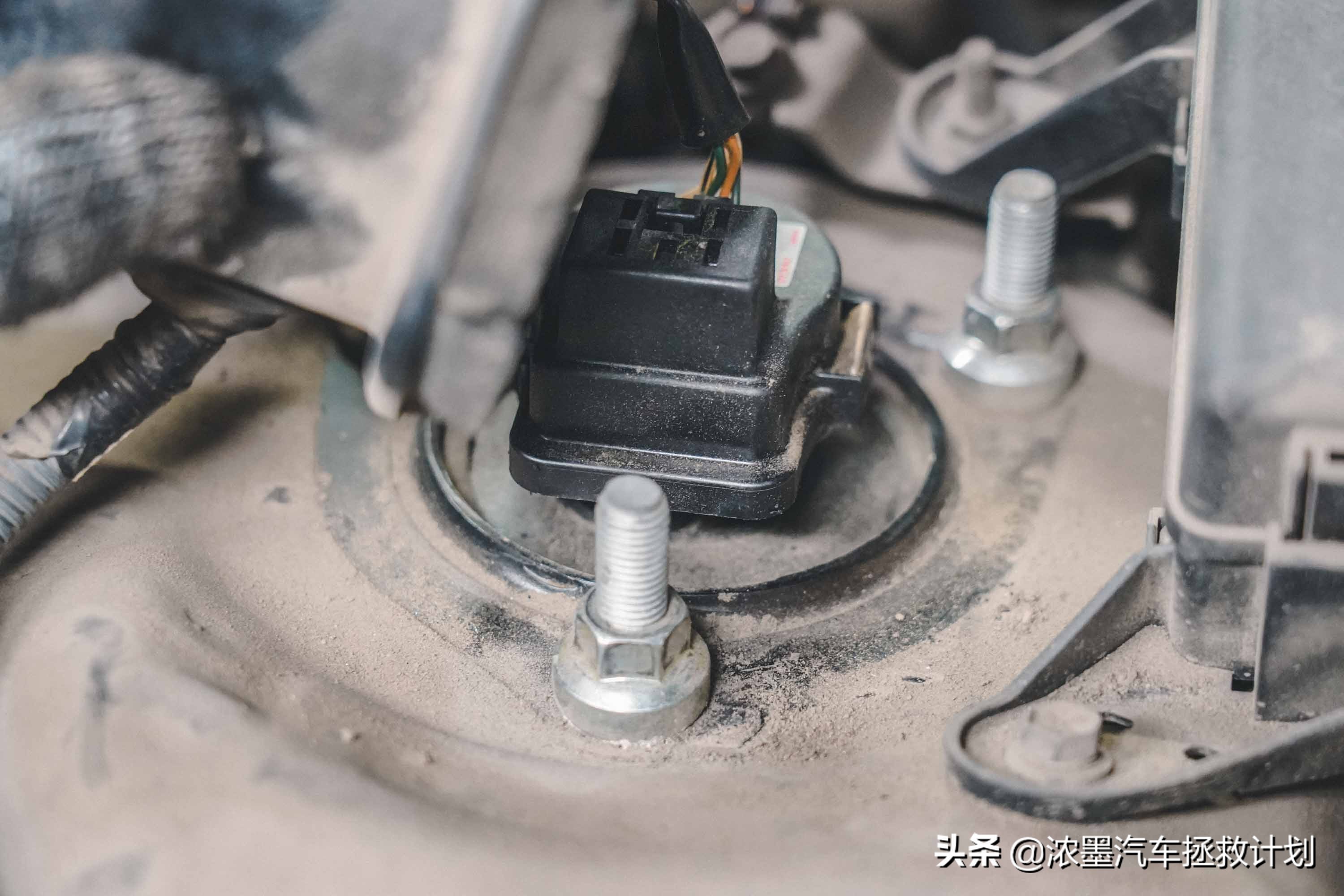 12年丰田皇冠方向机异响维修,新款丰田皇冠异响