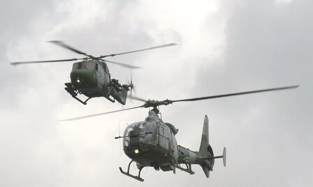 法国小羚羊飞机,法国小羚羊直升机视频