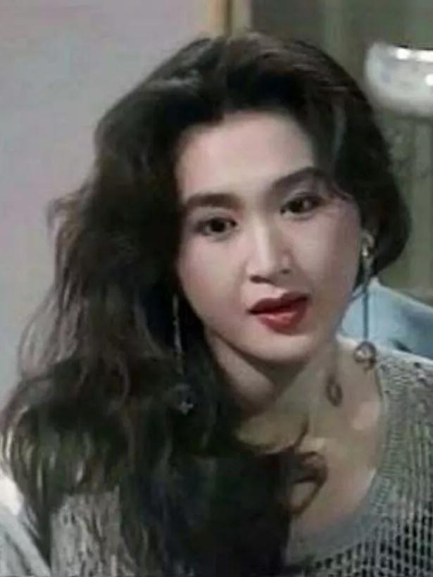 大脸女孩如何显脸小,大脸妹子必学的瘦脸诀窍