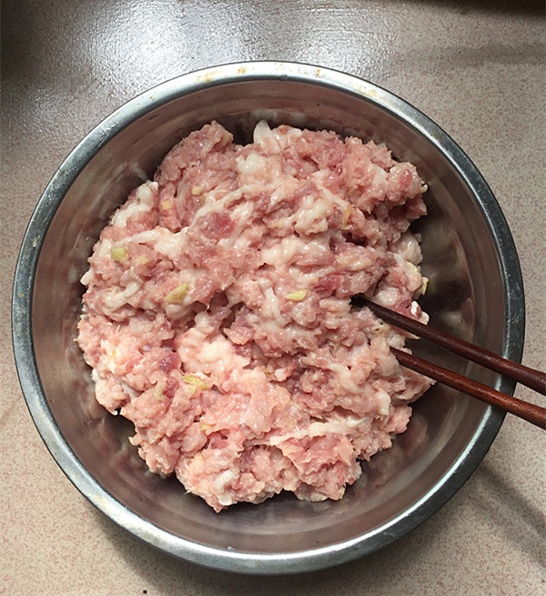 40年厨师开锅,冷水蒸饺子好还是热水蒸饺子好