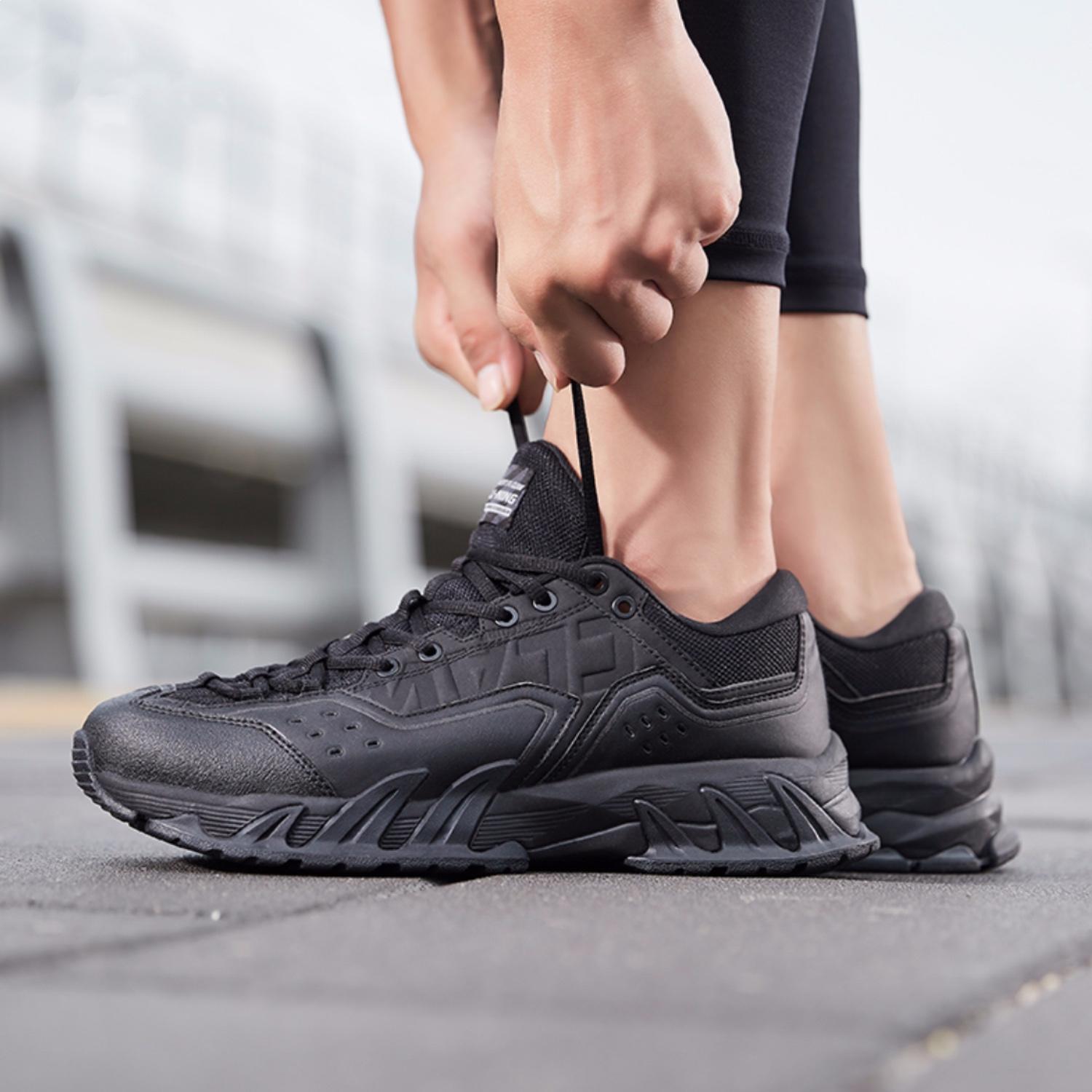 李宁跟安踏哪一个更值得入手,李宁安踏新款