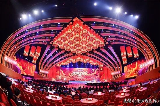 四川省达州市渠县女歌手黄英,黄英来达州演出