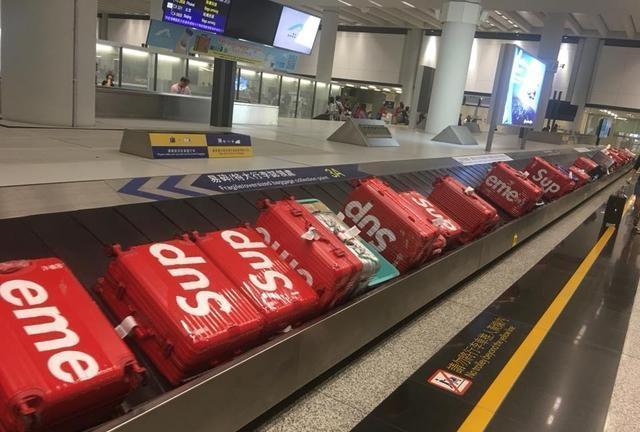 耐克官方店查出假鞋,查获近千双山寨运动鞋