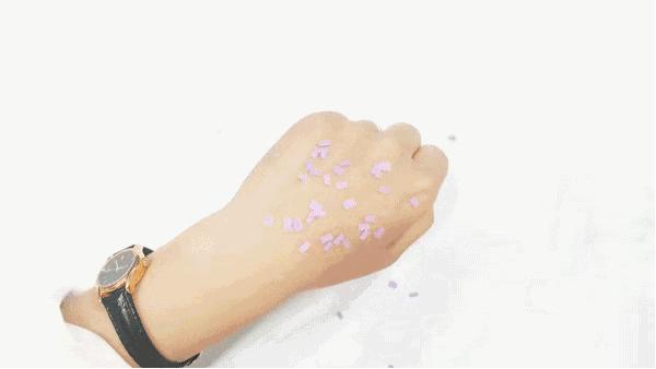 世界顶级手模出镜一次赚4万 (世界最漂亮手模)