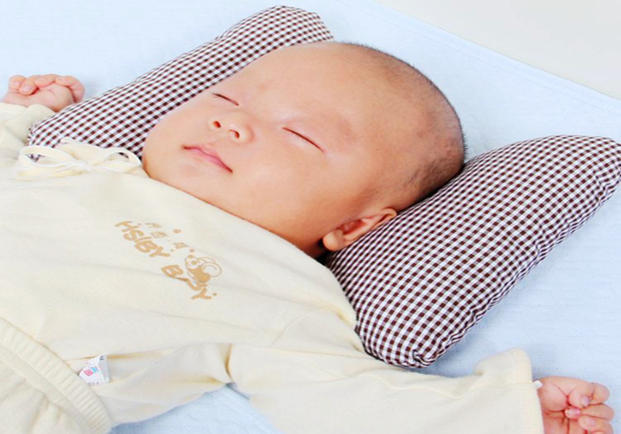 小孩后脑勺特别大是不是很聪明,宝宝后脑勺大睡不下去怎么办