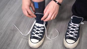 怎么系鞋带扁的鞋带不容易掉,明星同款鞋带怎么系