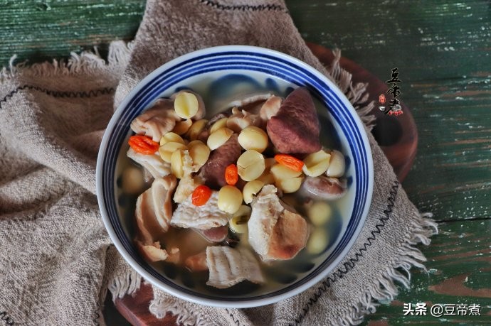 过年家里必备的八种美食,过年了餐桌上一道家常菜老少皆宜