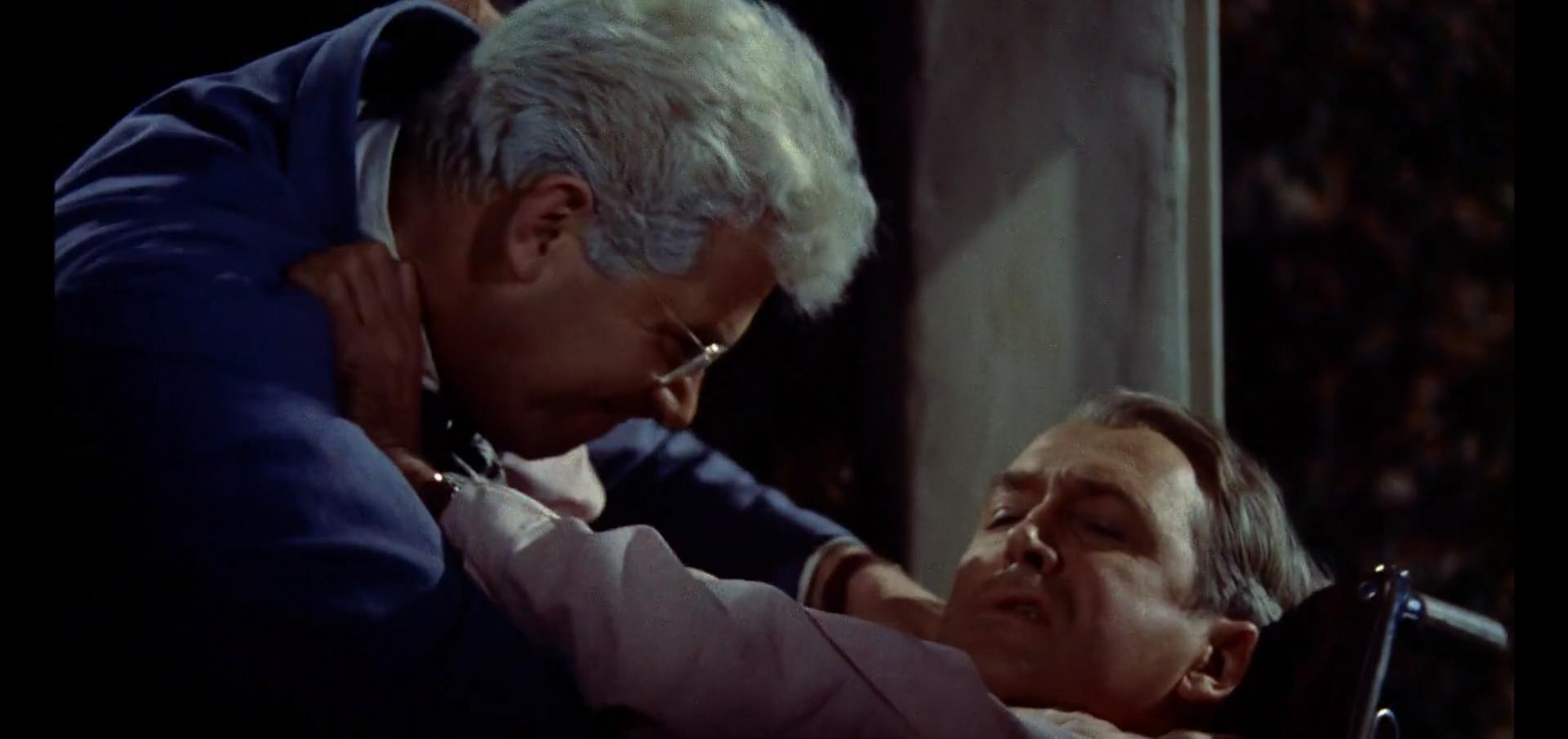 希区柯克经典电影后窗,希区柯克后窗艺术